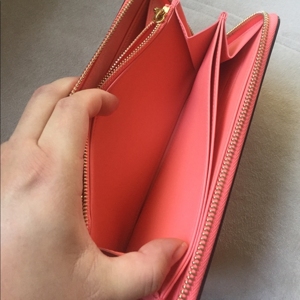 Louis Vuitton Zippy Wallet in Sweet Corail - Picture 7 of 8