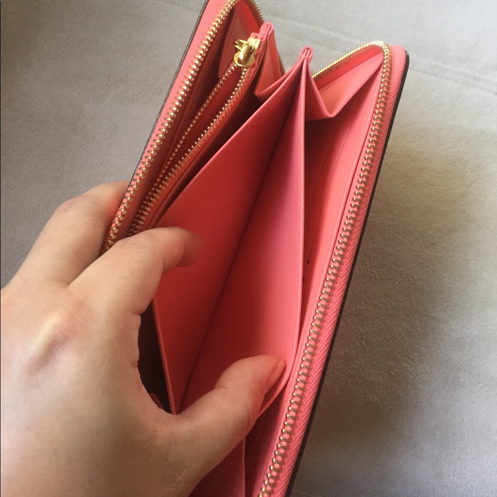 Louis Vuitton Zippy Wallet in Sweet Corail - Picture 8 of 8