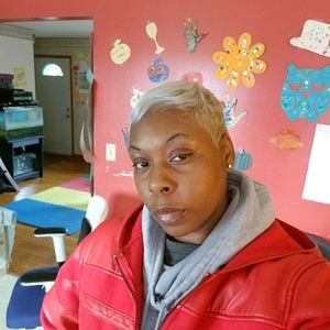 Meet your Posher, Regina