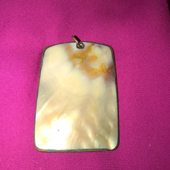 Mother of pearl pendant - Picture 2 of 2