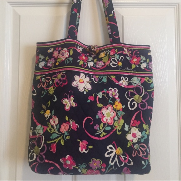 Vera Bradley tote / bucket bag barely used - Picture 1 of 3