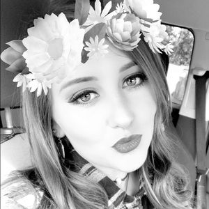 Meet your Posher, Kayla