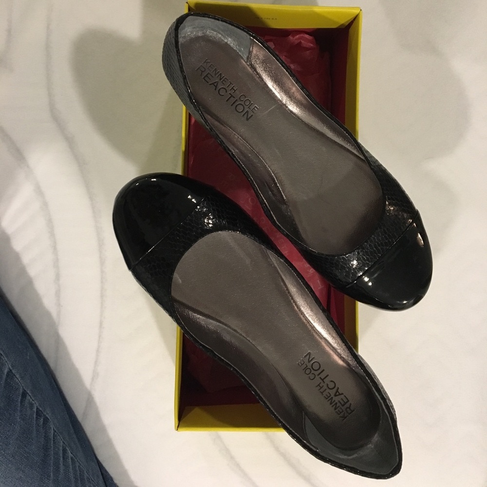Kenneth Cole Slipified Flats