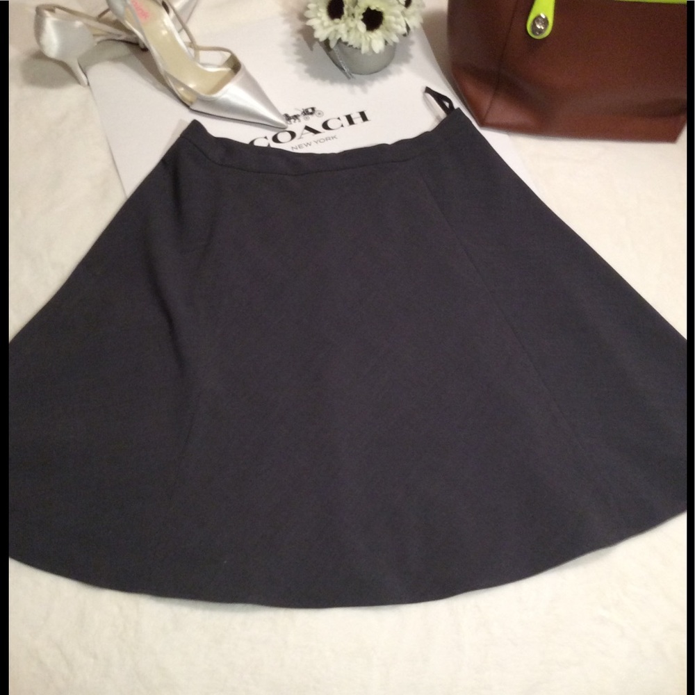 NWOT-Brown Round/Fluted Skirt Sz 10