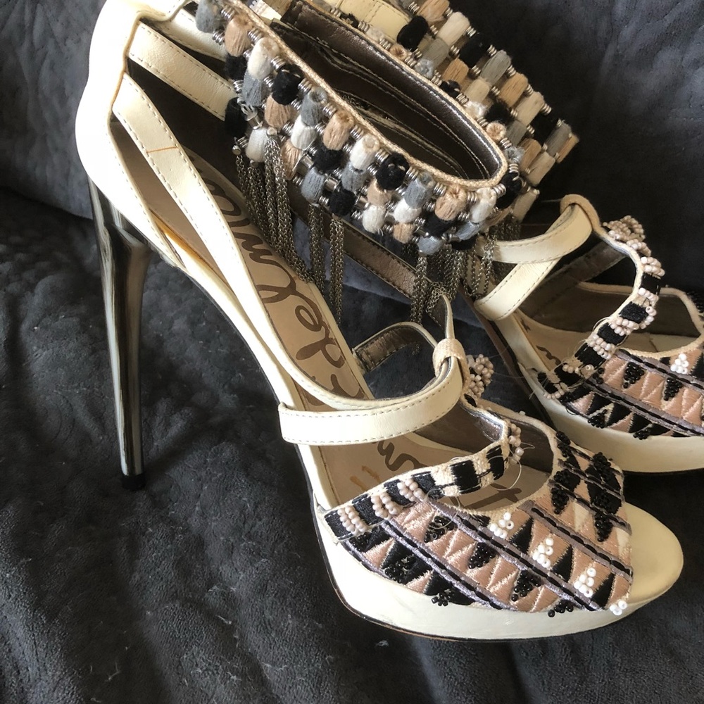 Shoes - Picture 2 of 4