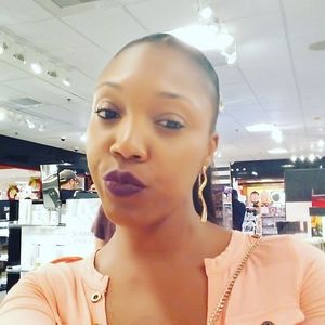 Meet your Posher, Leesha