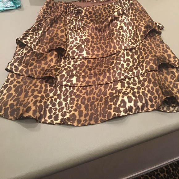 3 layered leopard skirt , silk liked size 8 - Picture 3 of 3