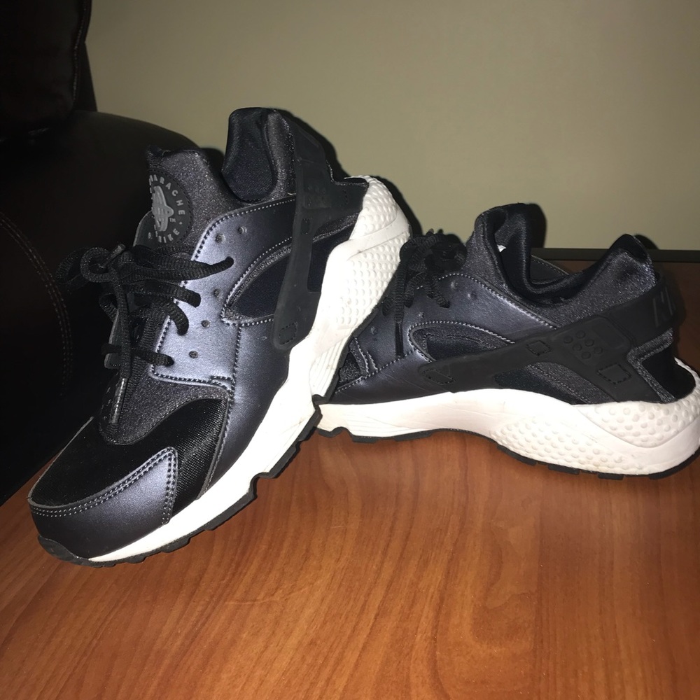 Women’s Nike Air Huaraches
