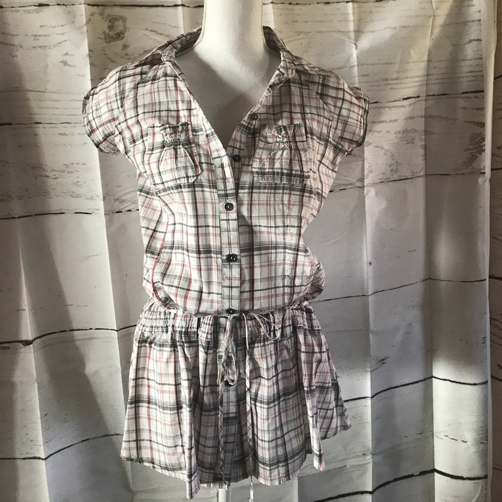 Ladies button-up plaid top