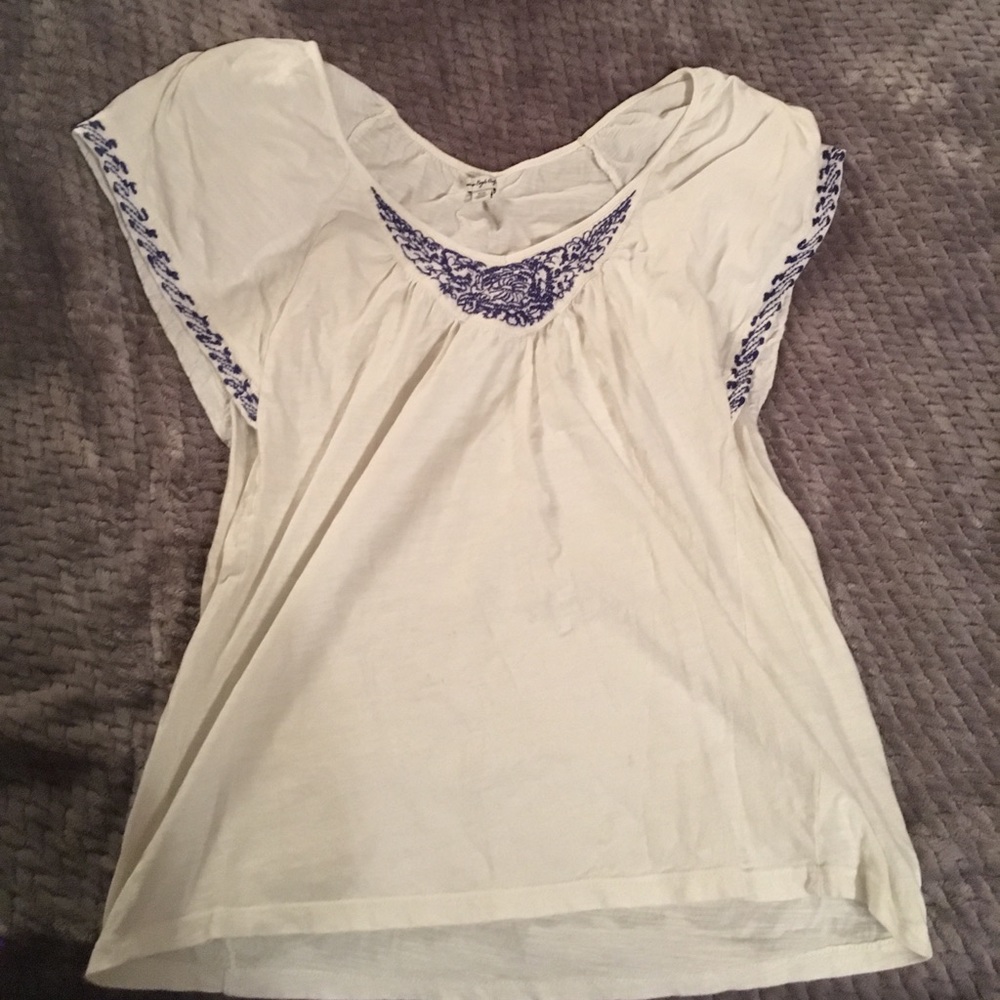 White and blue American Eagle top