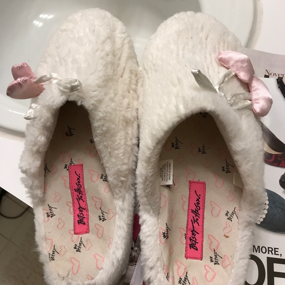Women’ slippers