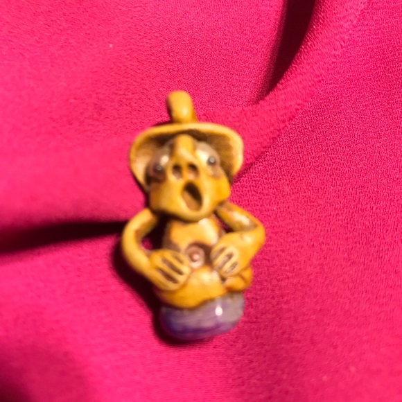 Unique figure pendant - Picture 2 of 2