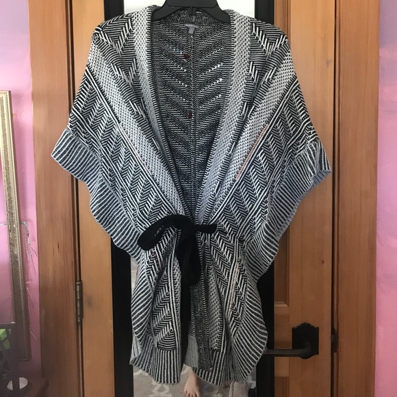 Charlotte Russe Sweaters - Sweater kimono