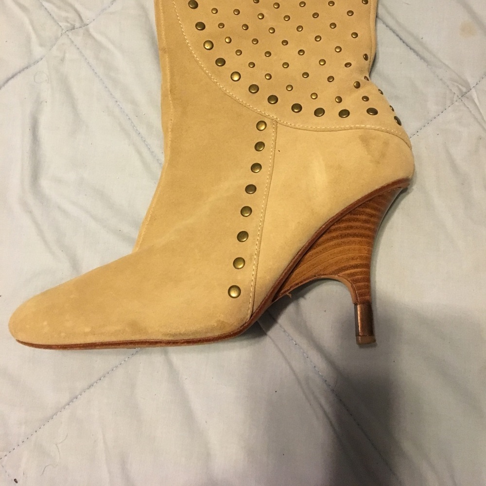 Boots - Picture 3 of 3