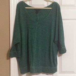 Three quarter sleeve top