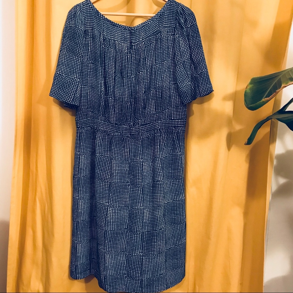 100% Silk Banana Republic Waisted Dress