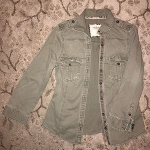 A&F navy color shirt