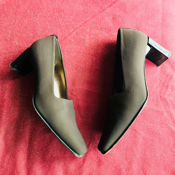 Block Heel Classic Pumps by STUART WEITZMAN - Picture 7 of 8