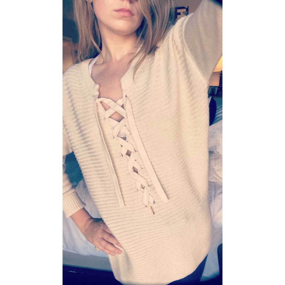 🔥🆕OVERSIZED LACE UP SWEATER🆕🔥