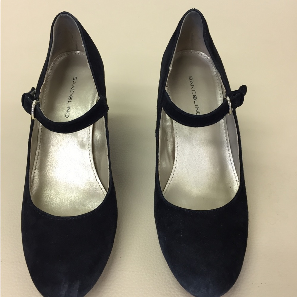 Bandolino black wedge heels with ankle straps