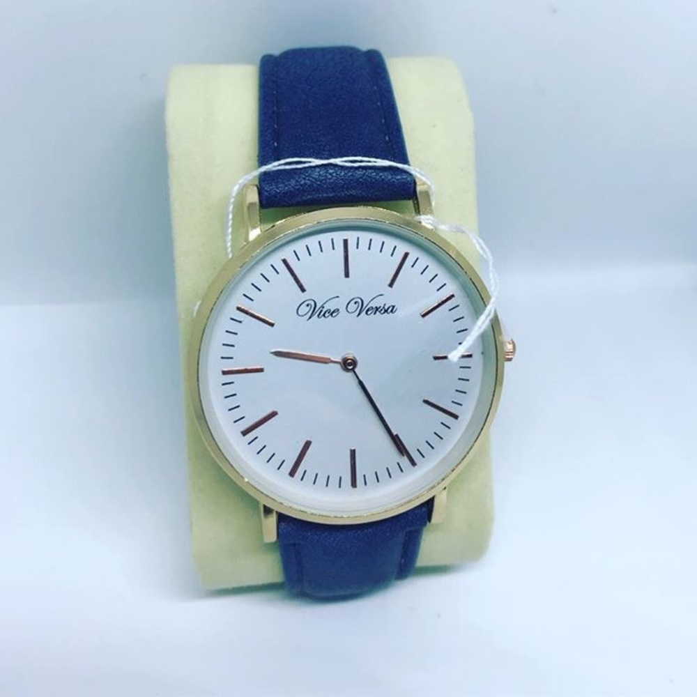 Solid band women’s watch