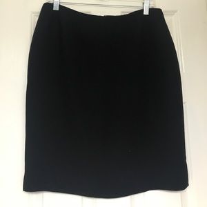Size 12P black Jones New York skirt
