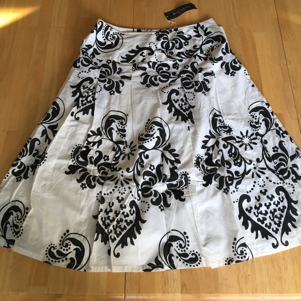 Black and White pleated skirt