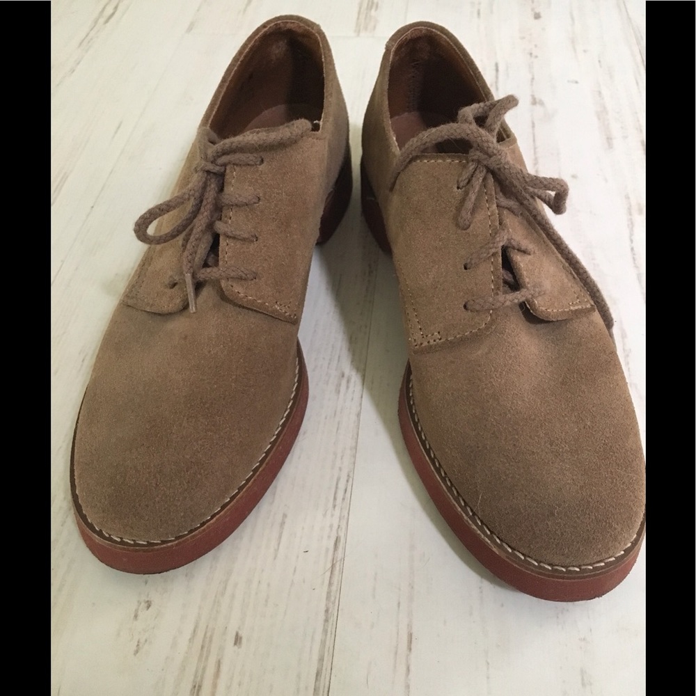 Suede tie shoes