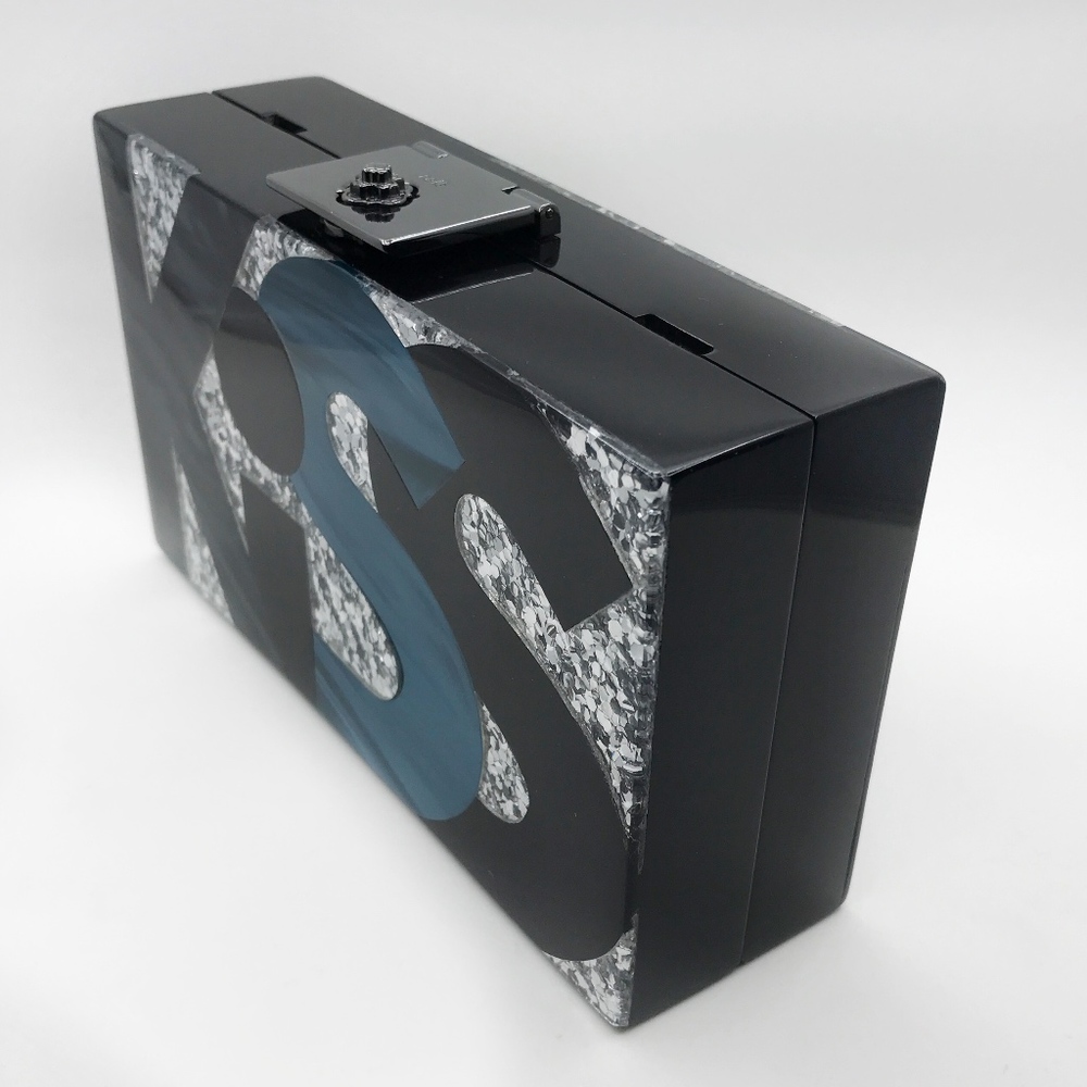 ✨sold✨ rafe • alicia kiss me lucite minaudière - Picture 5 of 8