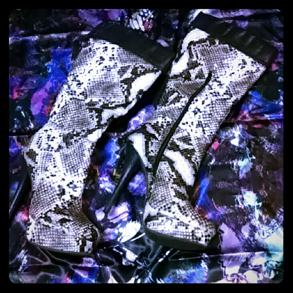 Platform Boots sz 8 GUC