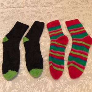 NWOT 2 pairs of FUZZY, Warm Winter socks
