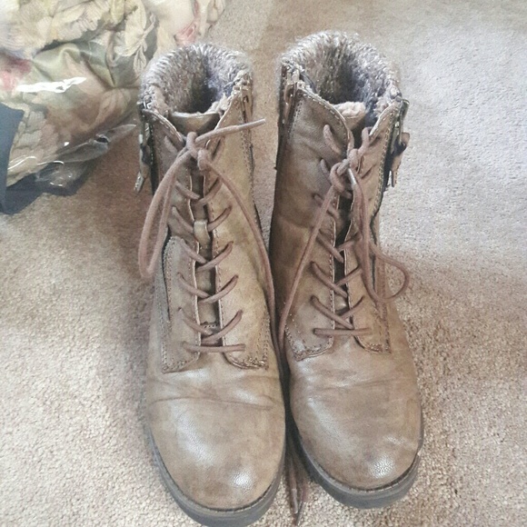 Boots - Picture 3 of 3