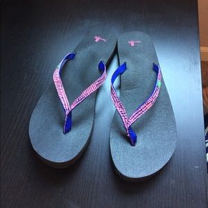 High quality Sanuk sandals, barely worn!