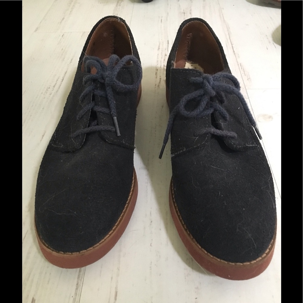 Suede tie shoes