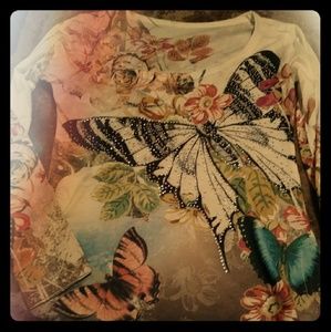 Pretty scoop neck long sleeved shirt