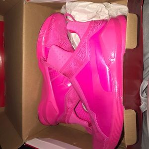 Fierce bright puma sneakers 👟