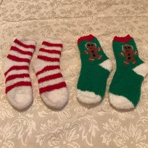NWOT 2 pairs of FUZZY, Warm Winter socks