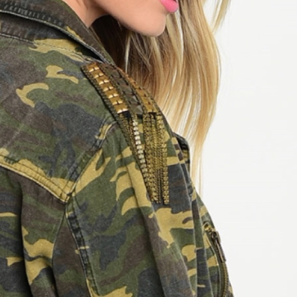 🍍CAMO JACKET🌴 - Picture 3 of 4