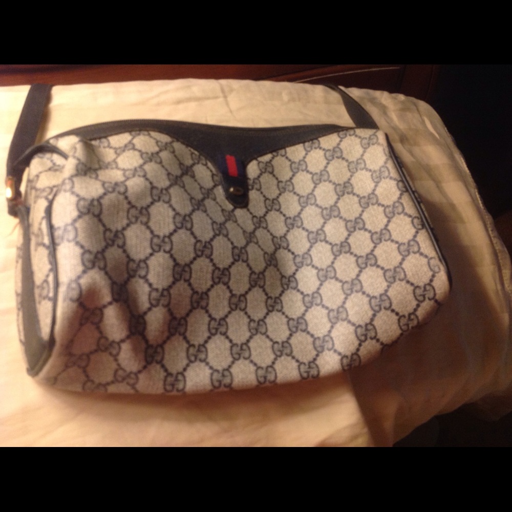 Vintage Gucci cross body bag