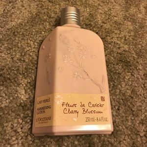L'OCCITANE Fleurs Cerisier Cherry Blossom Lotion