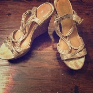 Gold shiny wedges