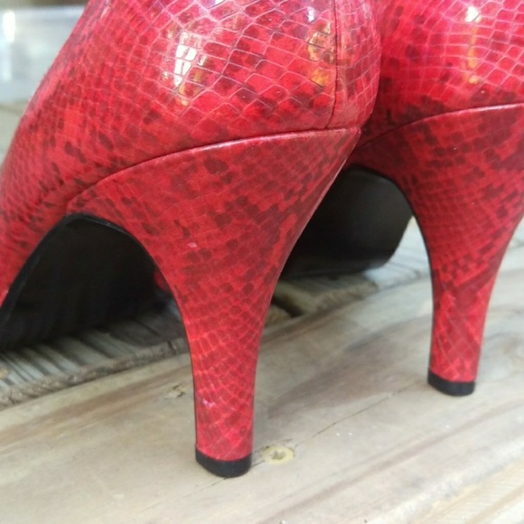 Victoria Spenser Red Faux Snake Skin Heels - Picture 2 of 8