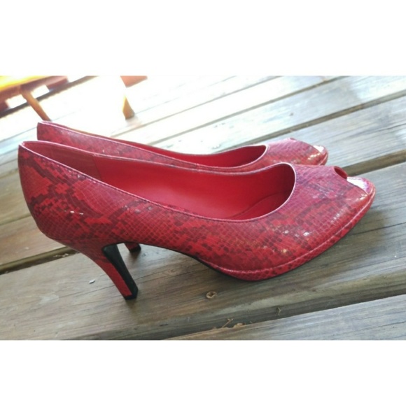 Victoria Spenser Red Faux Snake Skin Heels - Picture 6 of 8