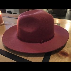 Brimmed hat
