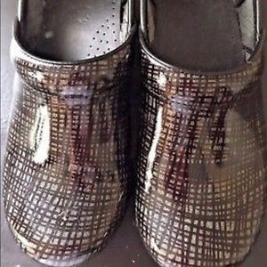Dansko Silver Black Patent Leather Clog  Size 36