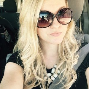 Meet your Posher, Cortney