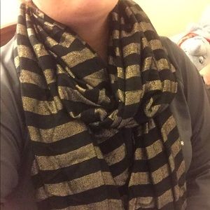 Black and gold scarf