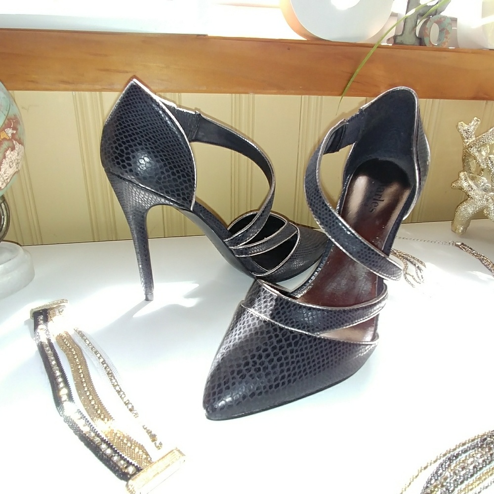 NWOT Charles David Stilettos
