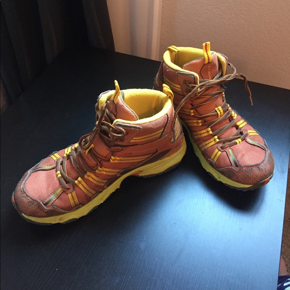 Columbia techlite high rise hiking boots