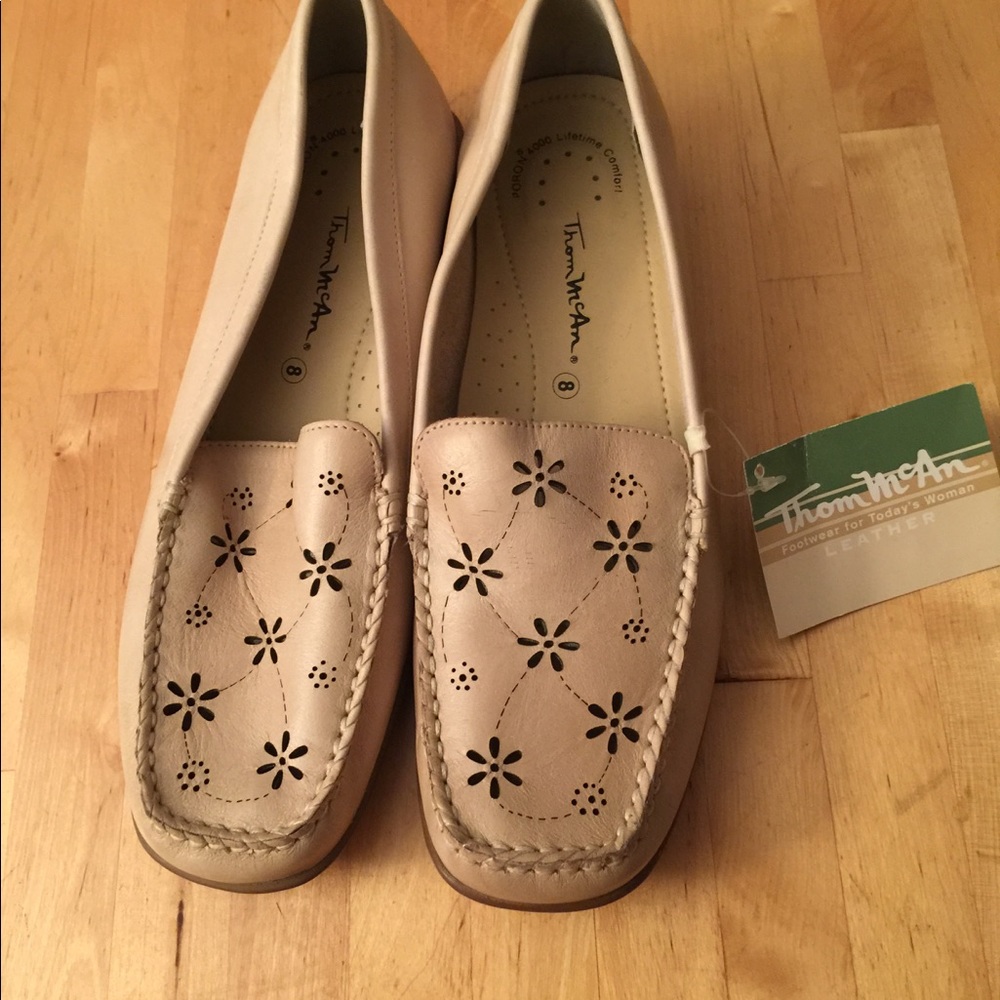 NWT in box Them McAn quality leather slip on shoes, size 8